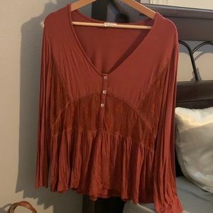 Pol lace long sleeved shirt/ size Large